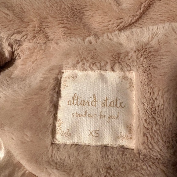 Beautiful soft Altar'd State Trench Coat size x-small; like new - Picture 2 of 5